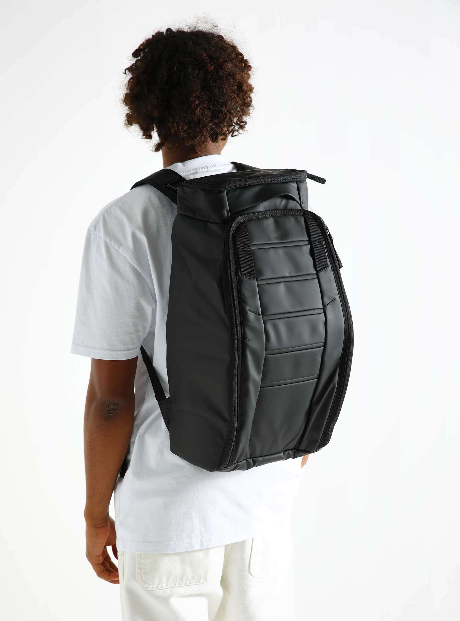 Hugger Backpack 25L Black Out 1000175004901
