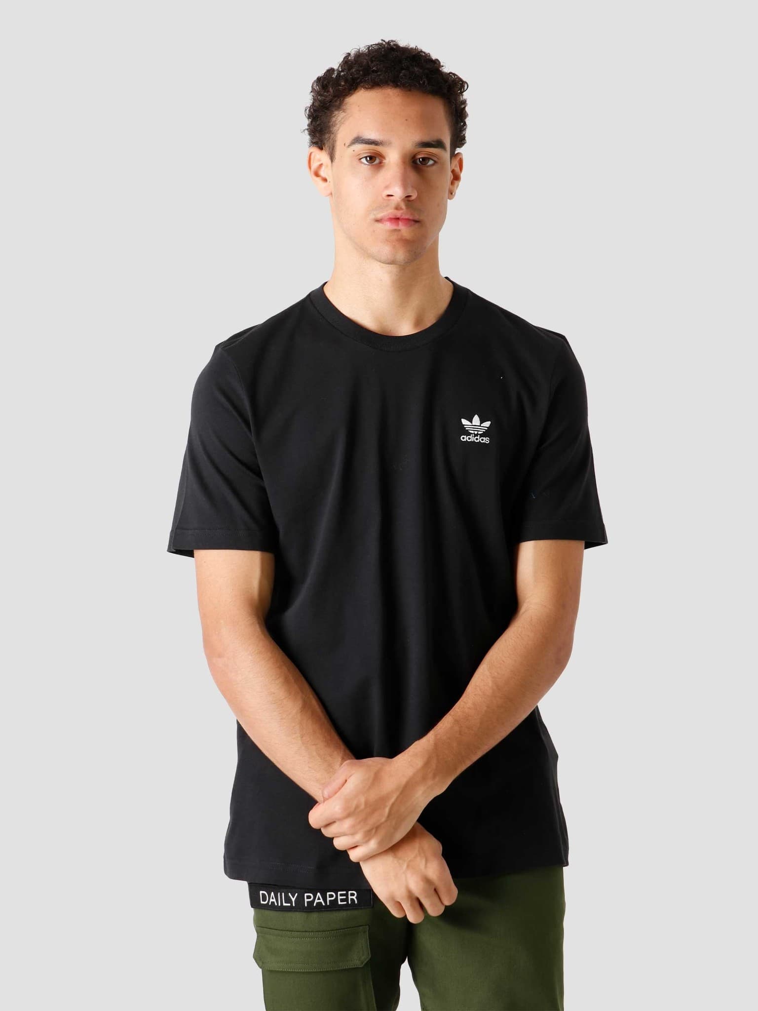 Essential T-Shirt Black GN3416