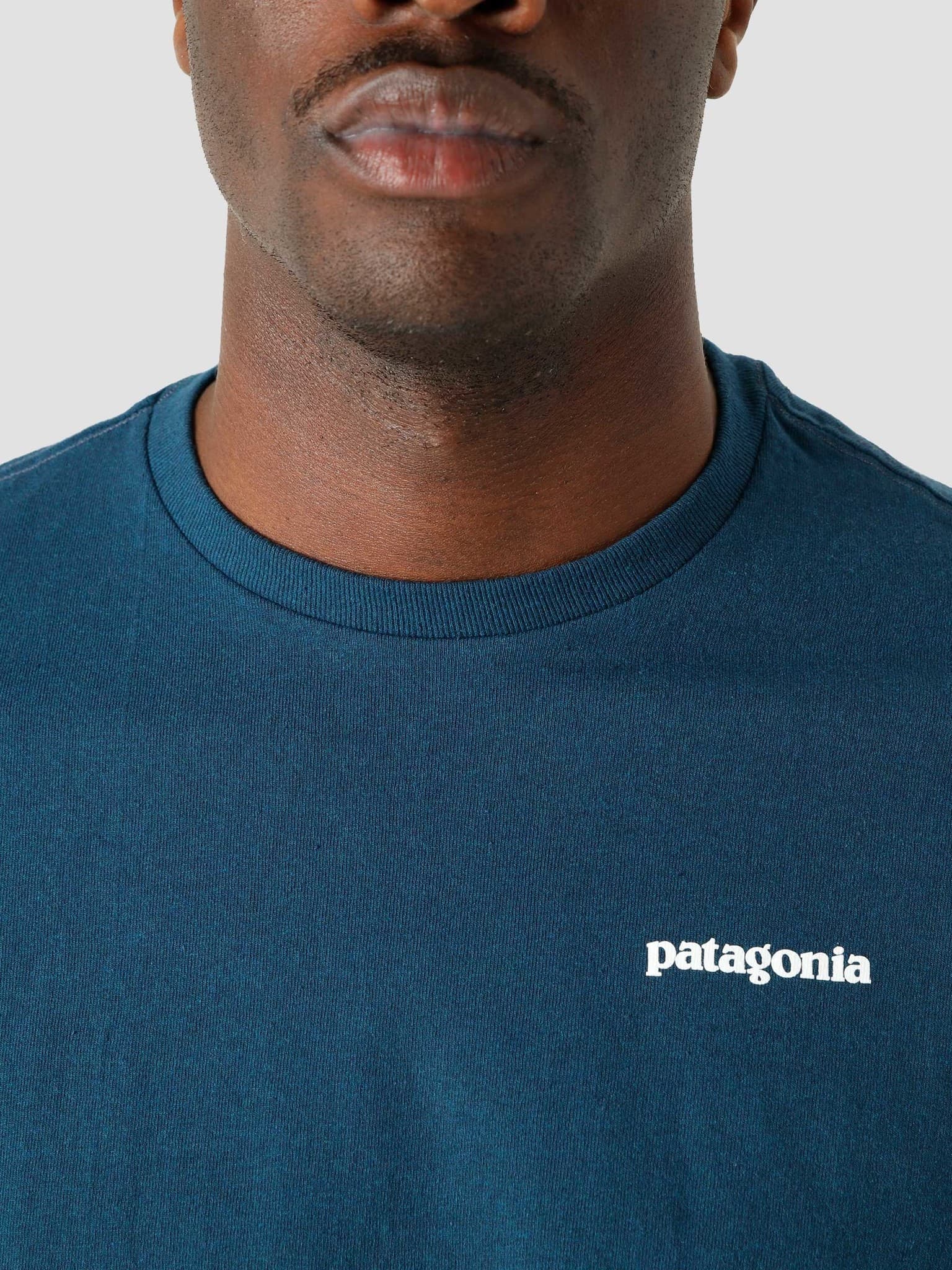 M's P-6 Logo Responsibili-T-Shirt Crater Blue 38518