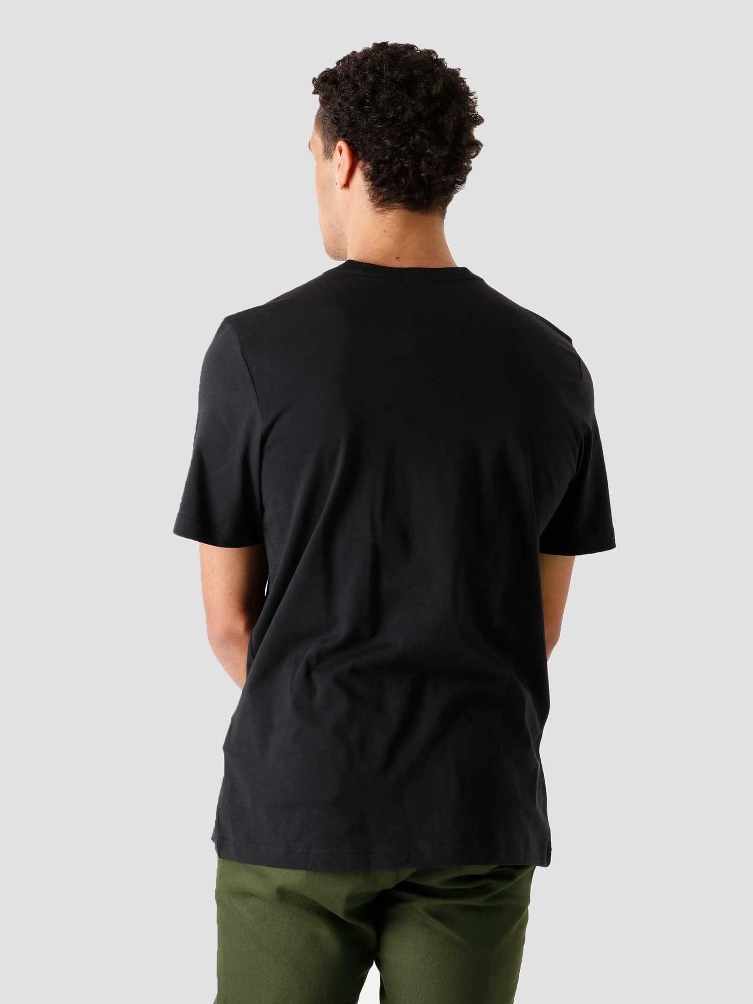 Essential T-Shirt Black GN3416