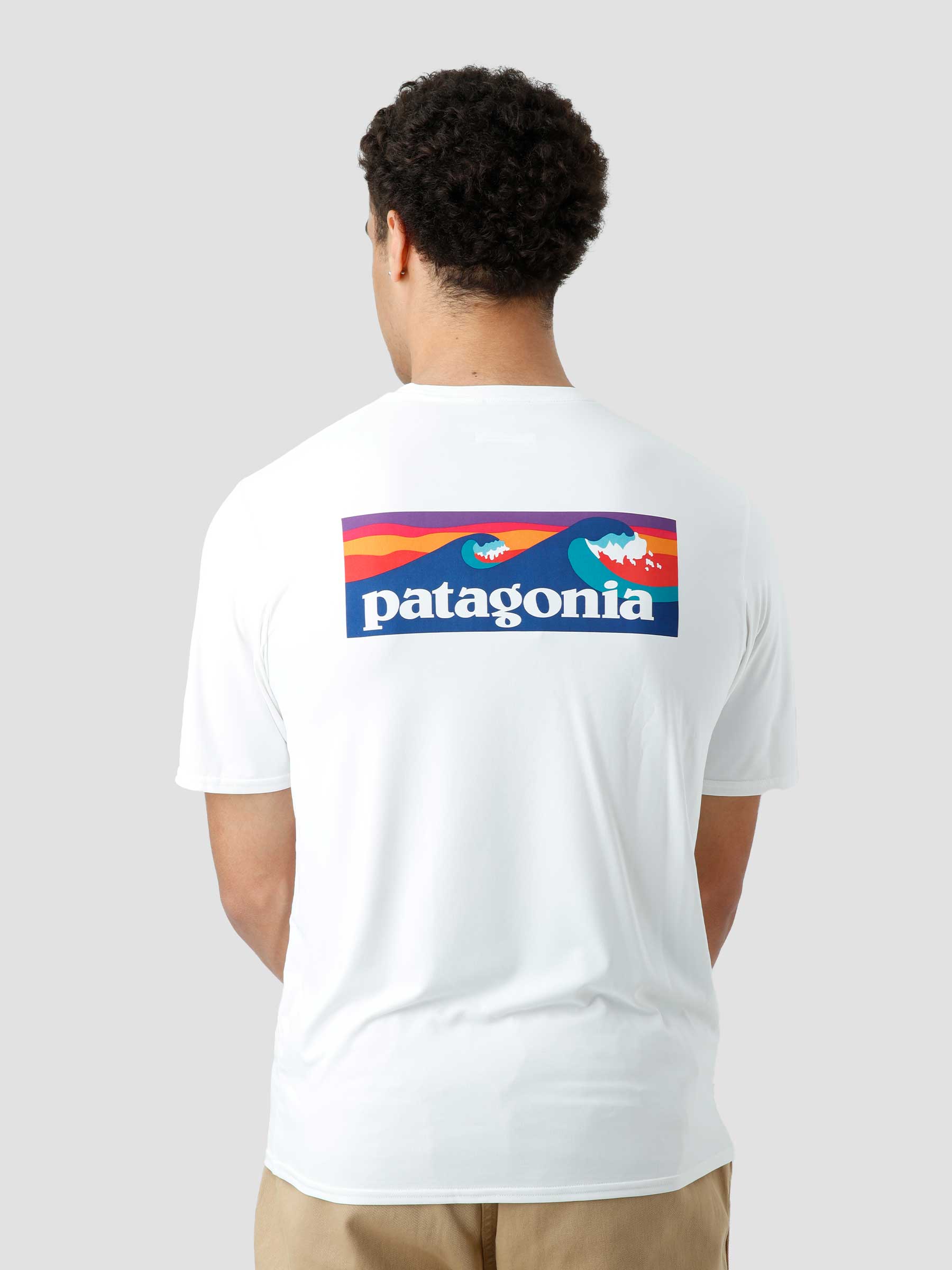 Patagonia M's Cap Cool Daily Graphic Shirt Boardshort Logo White 45235 ...